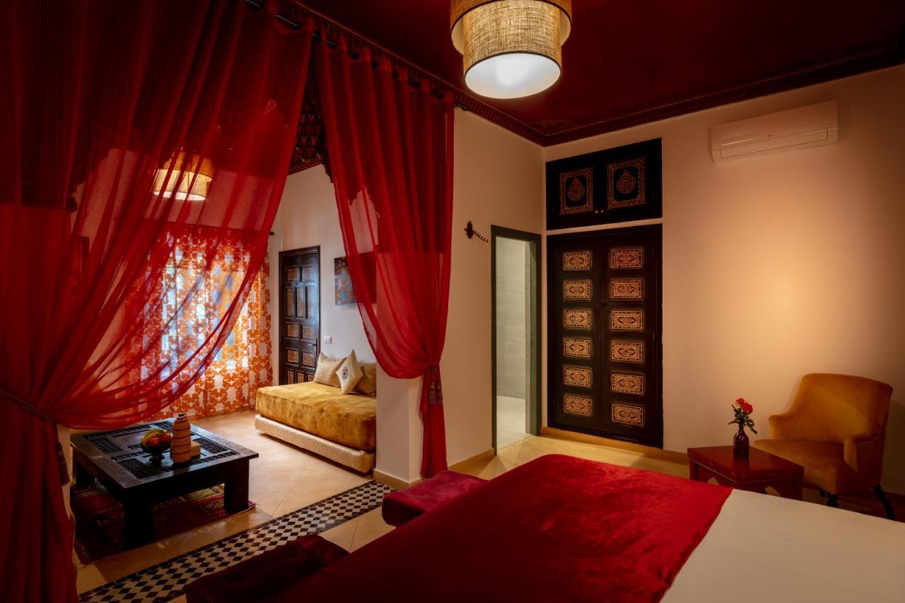 Riad Les Remparts De La Kasbah Marrakesh Esterno foto